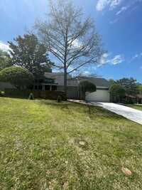 Building Photo - 6704 S Oswego Ave