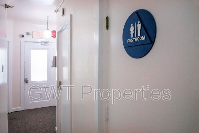 Building Photo - 321 Ivy St