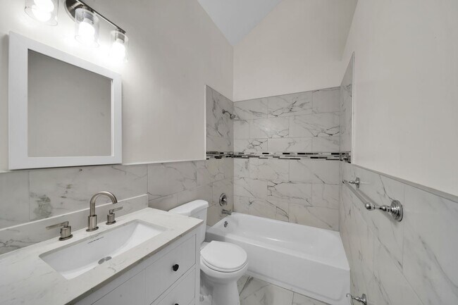 Building Photo - 4033 SW 68th Way