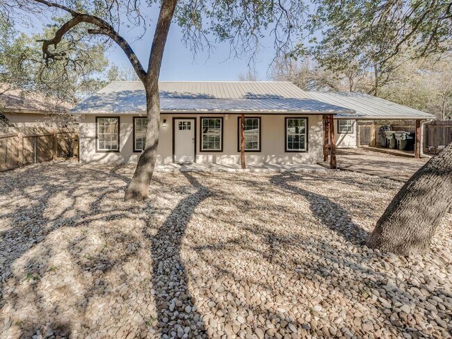 Building Photo - 14806 Longbranch Dr