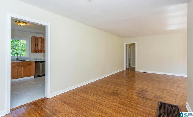 Building Photo - 921 5 Mile Rd