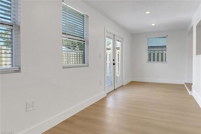 Building Photo - 4525 Fluvia Ave