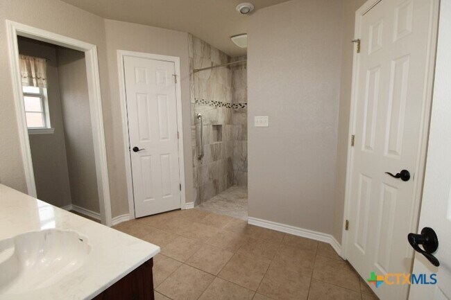 Building Photo - 603 Mustang Trail