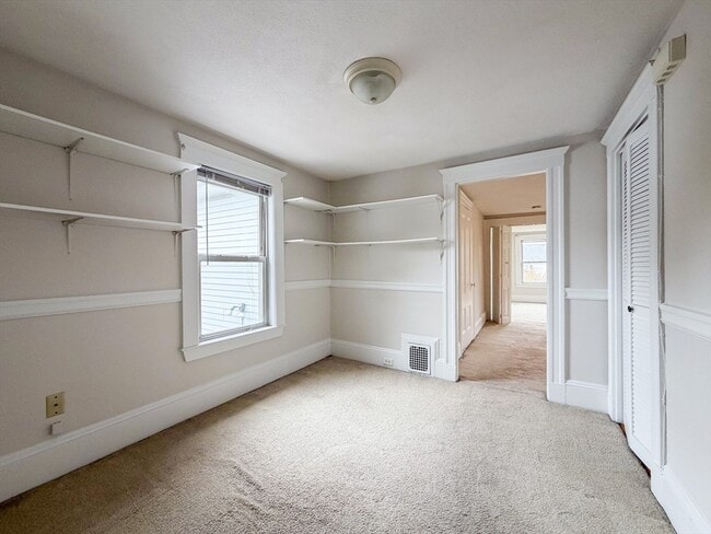 Building Photo - 233 Forest St