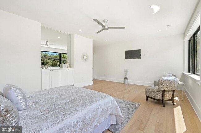 Building Photo - 5805 Massachusetts Ave