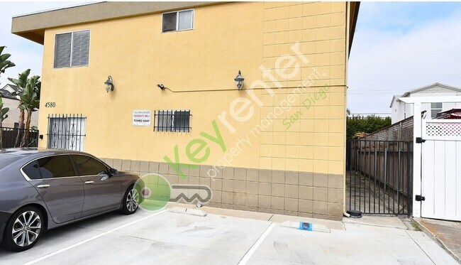 Building Photo - Normal Heights Condo| Walkable To Adams Ave |