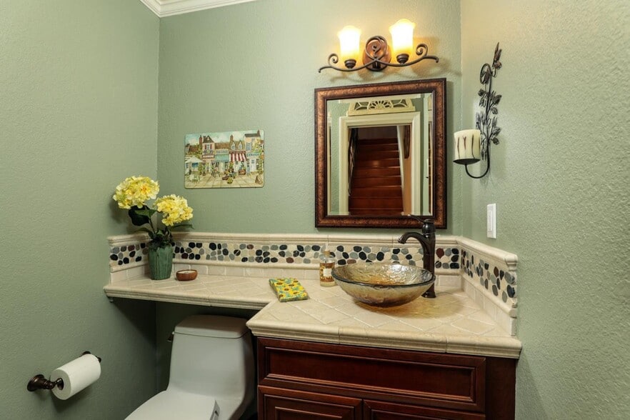 Building Photo - 1248 Crescent Ter