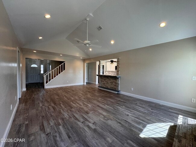 Building Photo - 607 Plantation Ct