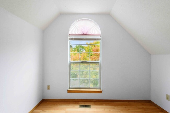 Building Photo - 12323 SW Millview Ct