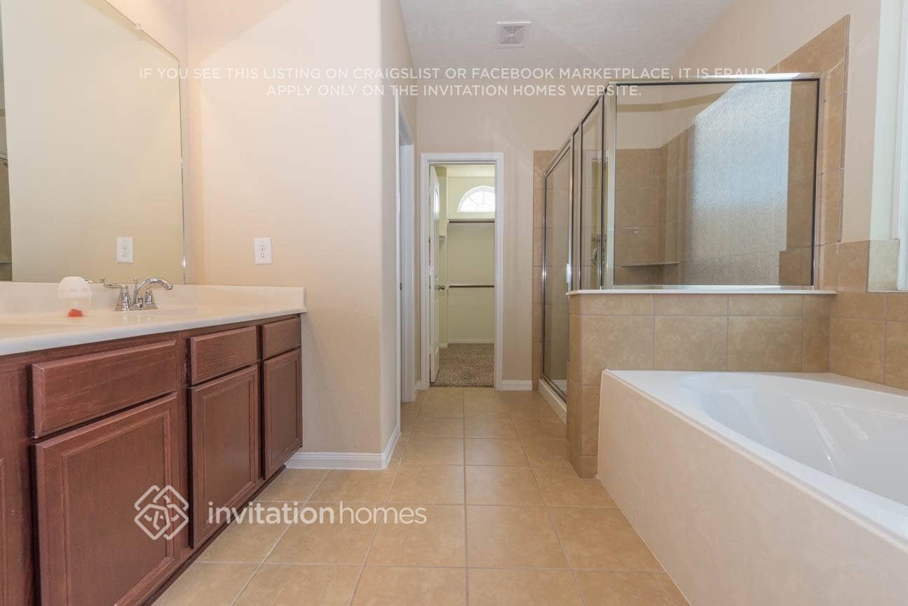 Building Photo - 30706 Basil Trace Dr