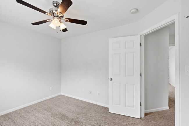 Building Photo - 2305 Gray Goose Loop