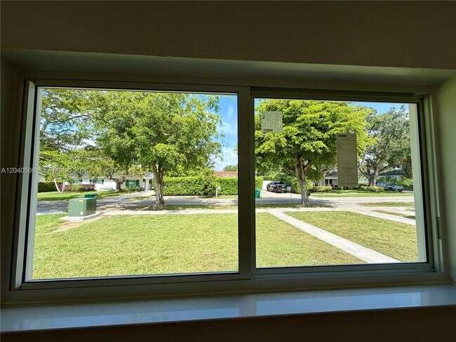 Building Photo - 8235 SW 62nd Pl