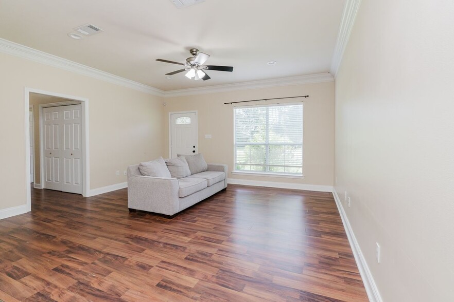 Building Photo - 38494 Ruby Dr