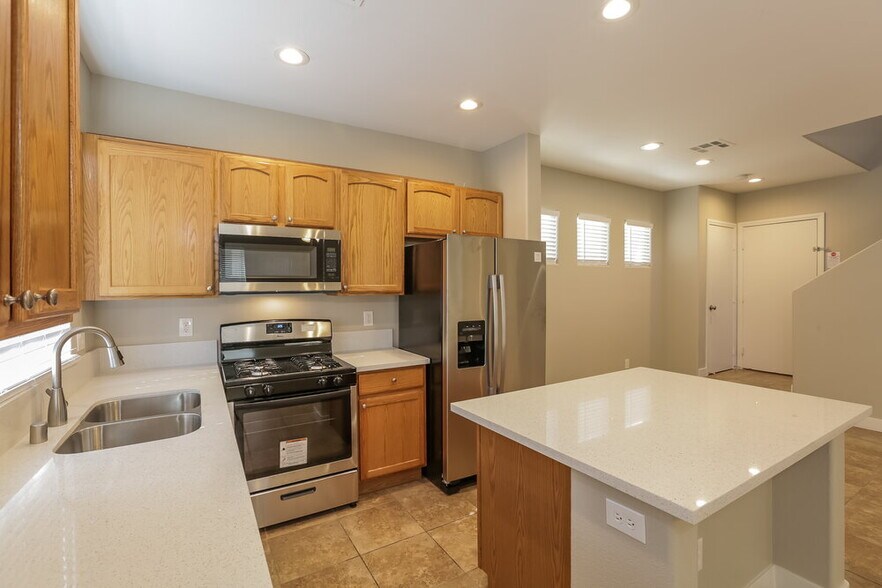 Building Photo - 5291 Railroad River Ave