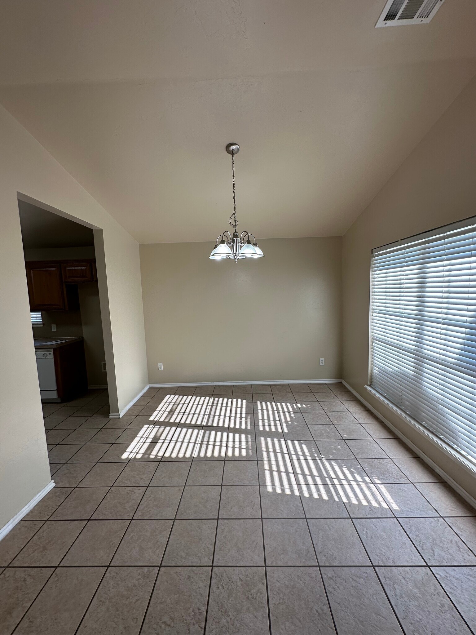 Building Photo - 809 Beechwood Way