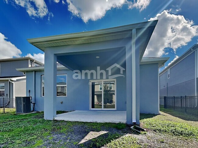 Building Photo - 1020 Island Pond Dr