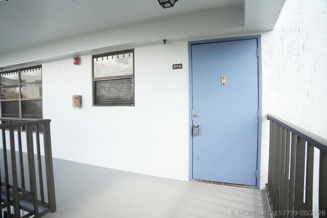 Building Photo - 4640 Lucerne Lakes Blvd W
