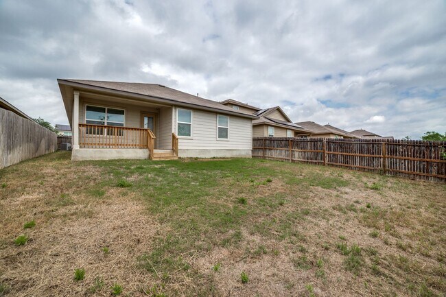 Building Photo - Welcome home to this 4/2/2 nestled in Whisper Falls