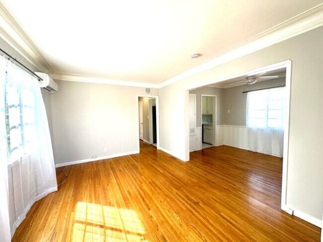 Building Photo - Stand Alone- No Shared Walls - 1 bedroom- ...