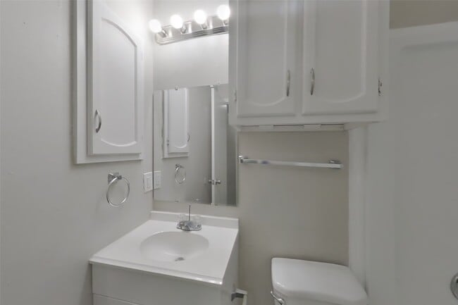 Building Photo - 17719 Glenpatti Dr