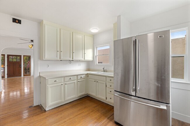 Building Photo - Fully Remodeled Craftsman in North Park! ?...