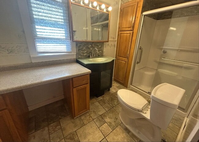 Building Photo - 902 9th Ave