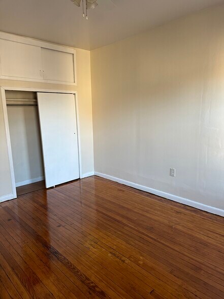 Building Photo - 18 Noll Pl