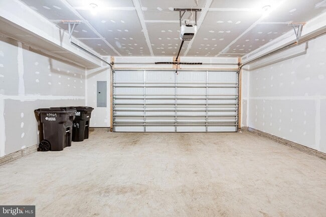 Building Photo - 43469 Grandmoore St