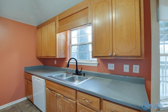 Building Photo - 143 Rebecca Pines Dr