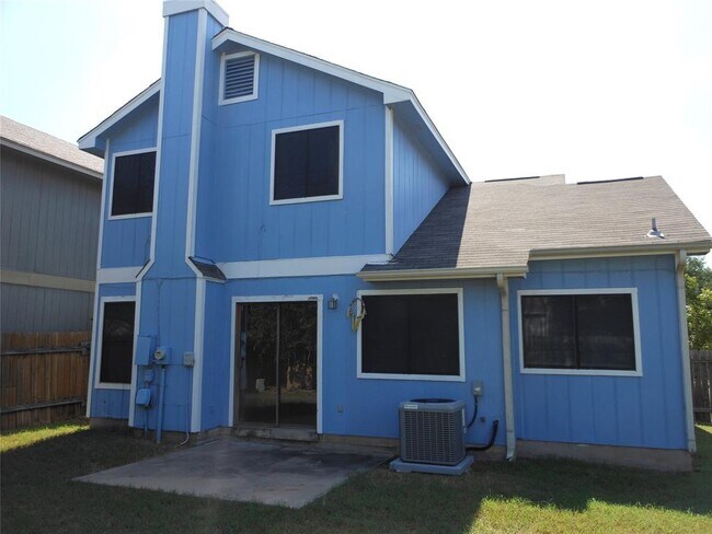 Building Photo - 8402 Siskin Cove