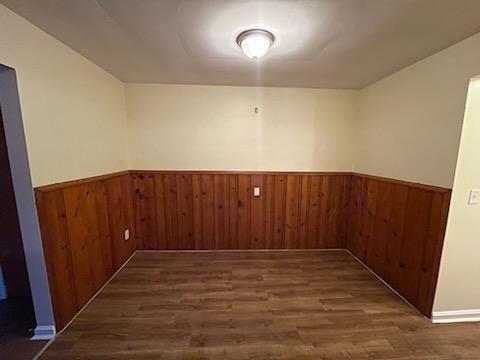 Building Photo - 5838 Lathrop Pl