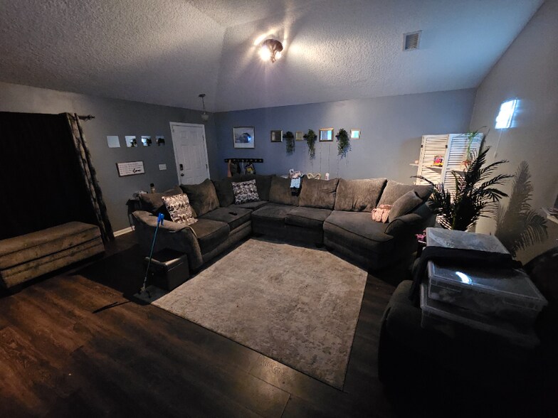 Building Photo - 2062 Patriot Walk Dr