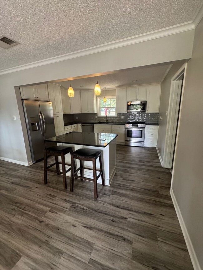 Building Photo - 2806 Hurricane Lake Rd