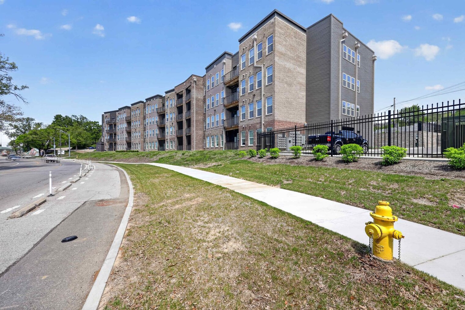 Building Photo - 1001 Marshall Ave