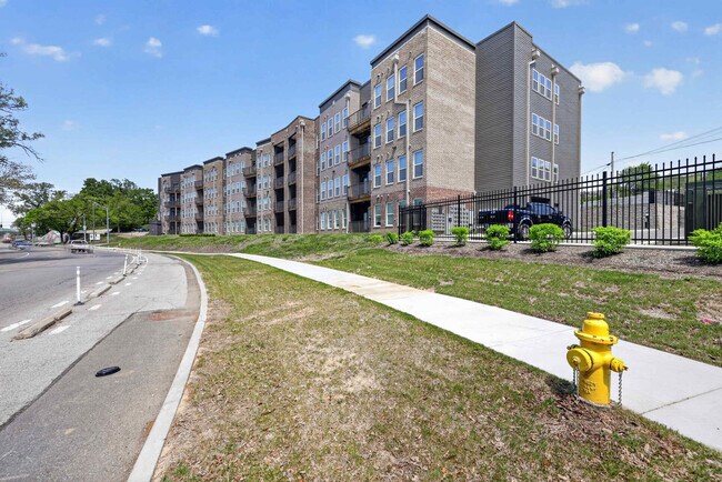 Building Photo - 1001 Marshall Ave