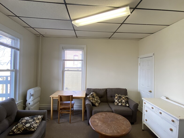 Building Photo - 402 Eddy St