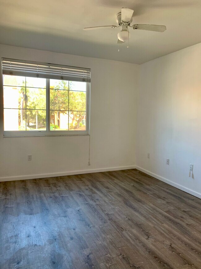 Building Photo - 1235 Reserve Way