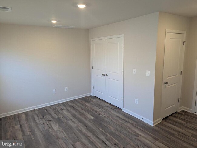 Building Photo - 294 Watercourse Dr