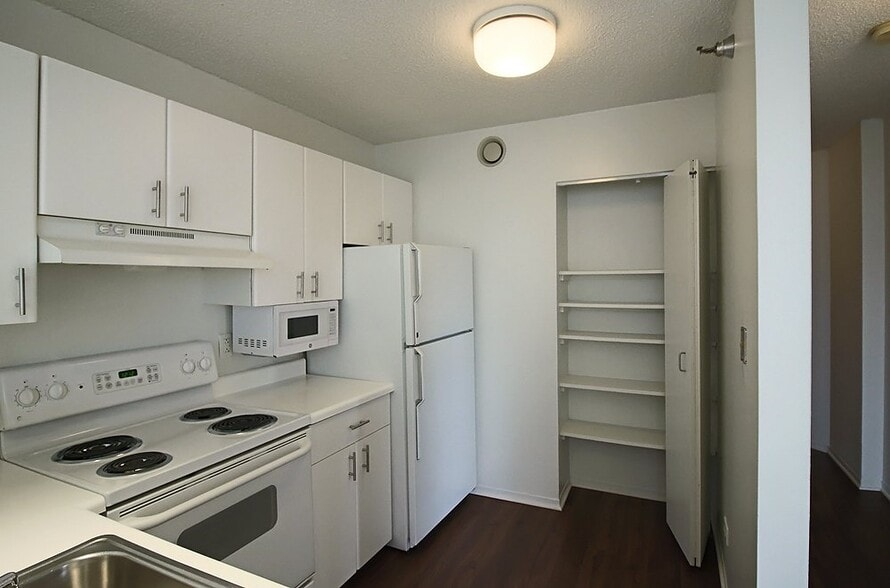Building Photo - 445 E Ohio St