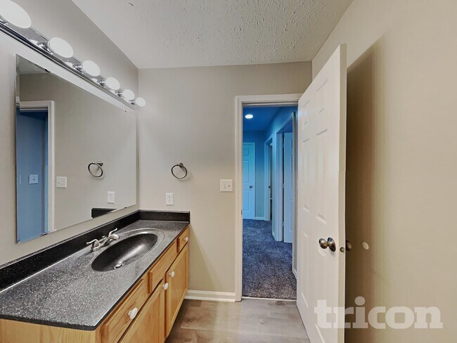 Building Photo - 951 Atir Ln