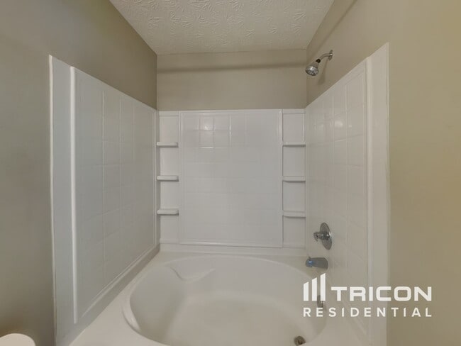 Building Photo - 7172 Grosbeak St