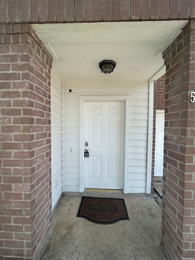 Building Photo - 5415 W Harrow Dr