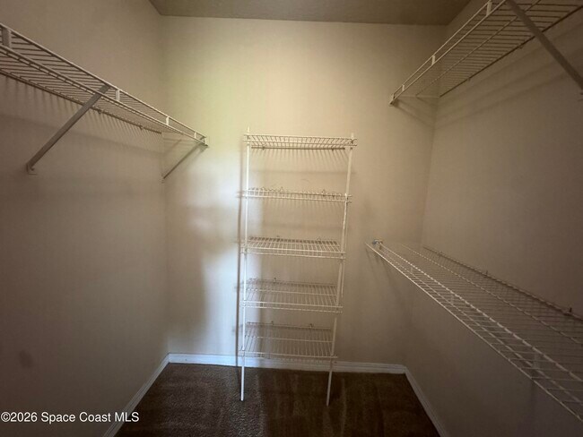 Building Photo - 7667 N Wickham Rd
