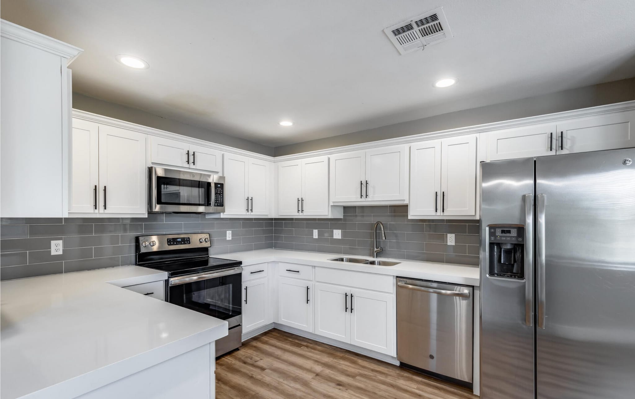 Building Photo - 15050 N Thompson Peak Pky