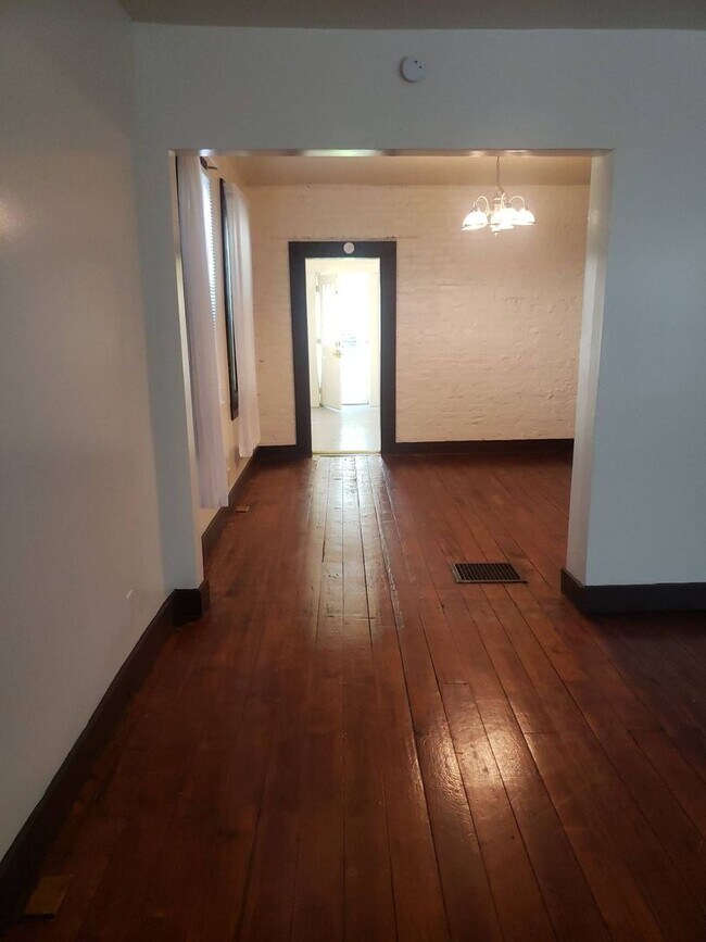 Building Photo - 2 BR near Promenade Park