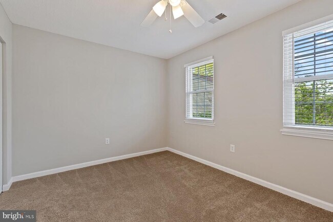 Building Photo - 2384 Branleigh Park Ct