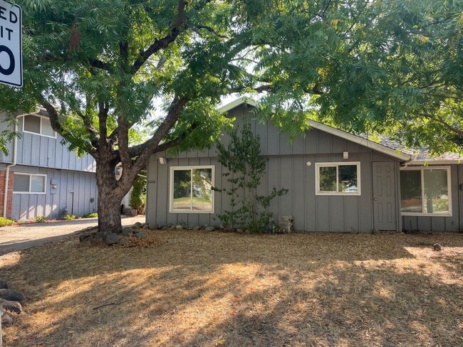 Building Photo - NICE HALF PLEX IN ROCKLIN! COMING SOON!