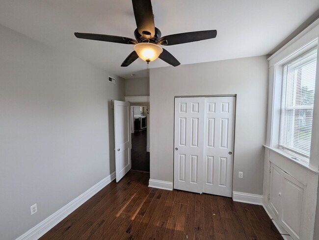 Building Photo - 5938 Cates Ave