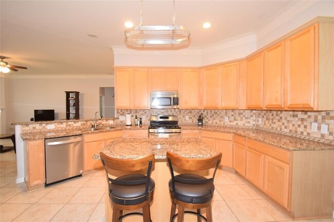 Building Photo - 24239 Yelverton Glen Dr
