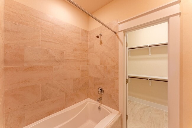 Building Photo - Beautiful 3 bedroom home in Gated community!